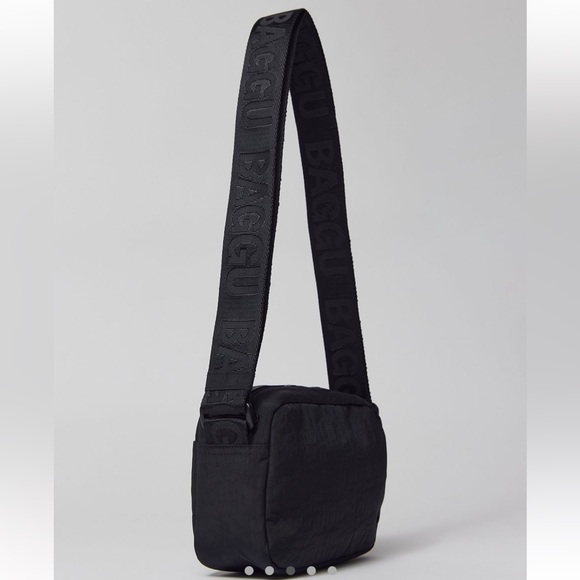 BAGGU Camera Crossbody Bag - Picture 3 of 6